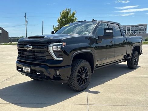 New 2026 Chevrolet Silverado 2500 High Country w/ Midnight Edition AWD/4WD image 2