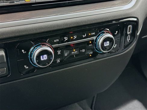 New 2026 GMC Sierra 1500 SLT image 16