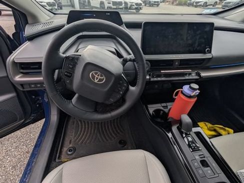Used 2024 Toyota Prius XLE AWD/4WD image 2