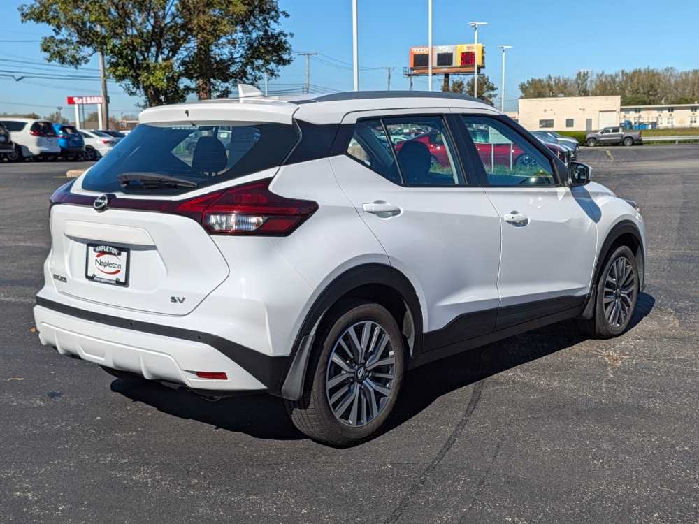 Used 2023 Nissan Kicks SV FWD image 7
