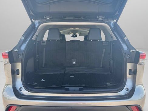 Certified 2026 Toyota Highlander XLE AWD/4WD image 8