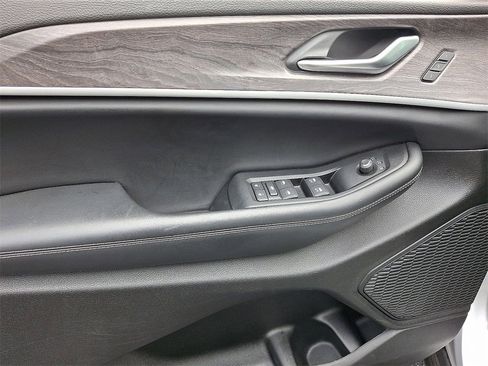 Used 2023 Jeep Grand Cherokee L Limited image 16