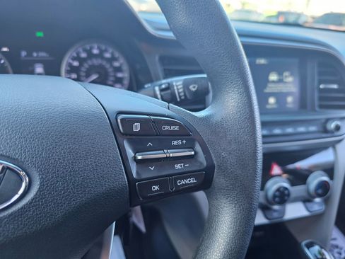 Used 2019 Hyundai Elantra SEL image 19