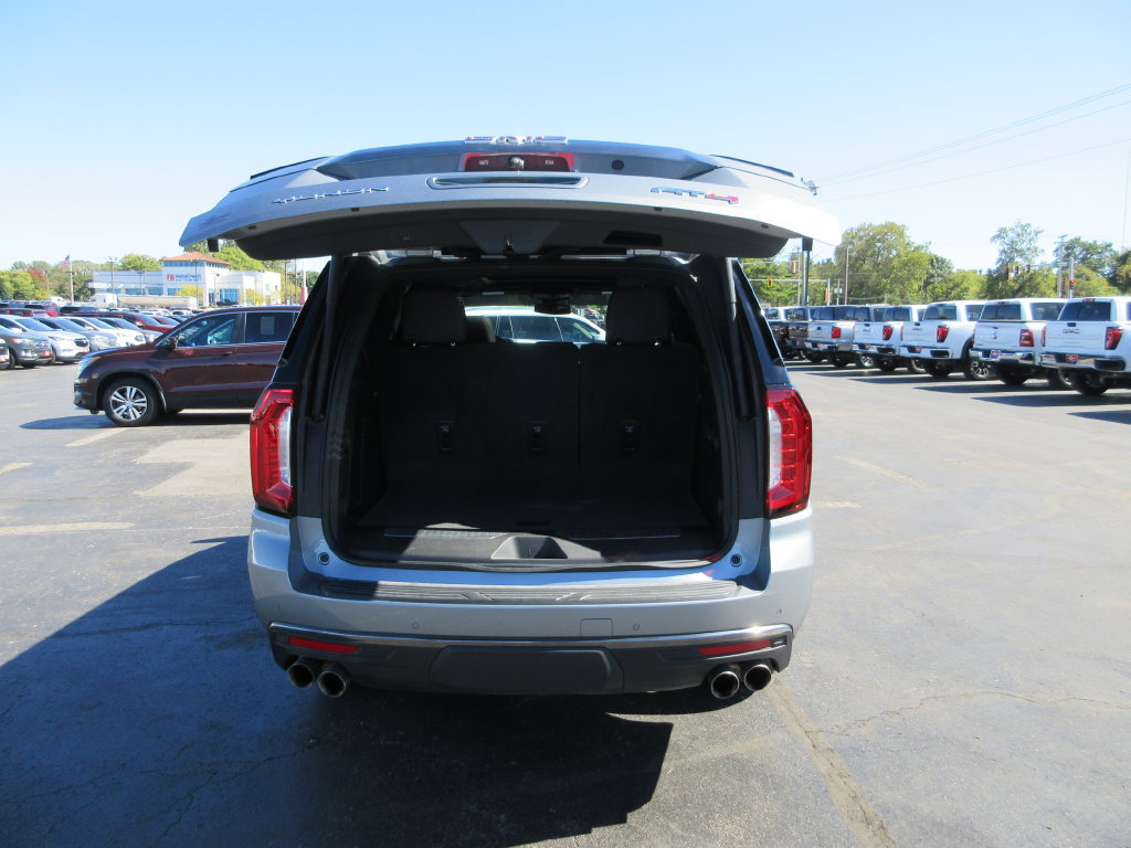 Certified 2024 GMC Yukon AT4 w/ Technology Package AWD/4WD image 8