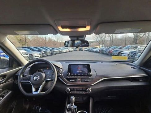 Used 2024 Nissan Altima 2.5 SV FWD image 21