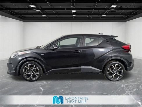 Used 2019 Toyota C-HR XLE image 2