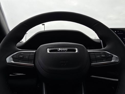 New 2026 Jeep Compass Latitude image 16