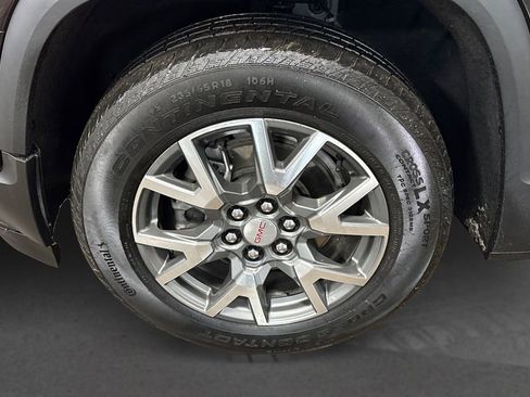 Used 2023 GMC Acadia SLE w/ Driver Convenience Package image 12