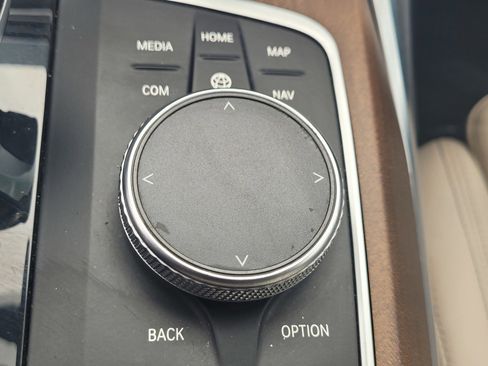 Used 2019 BMW 330i Sedan w/ Convenience Package image 23