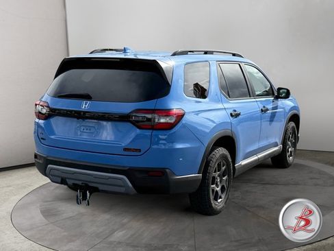 Used 2023 Honda Pilot TrailSport image 7