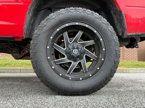 Used 2018 RAM 1500 Classic SLT AWD/4WD image 42