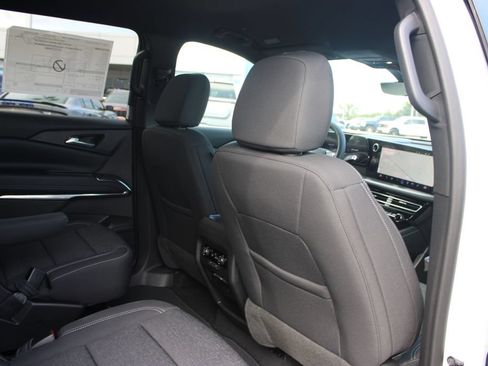 New 2027 Chevrolet Traverse LT w/ Driver Confidence Package FWD image 34