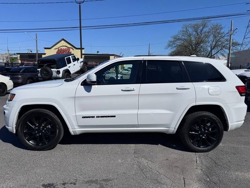 Certified 2018 Jeep Grand Cherokee Altitude AWD/4WD image 4