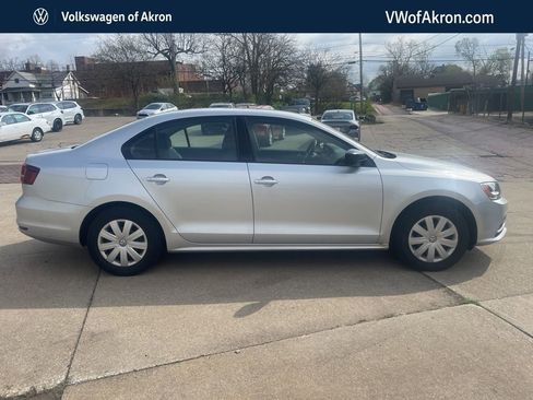Used 2016 Volkswagen Jetta S image 1