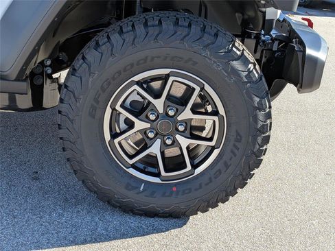 New 2026 Jeep Wrangler Unlimited Rubicon image 12