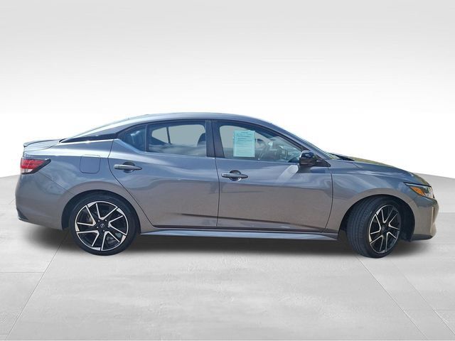 Certified 2024 Nissan Sentra SR w/ SR Premium Package FWD image 9