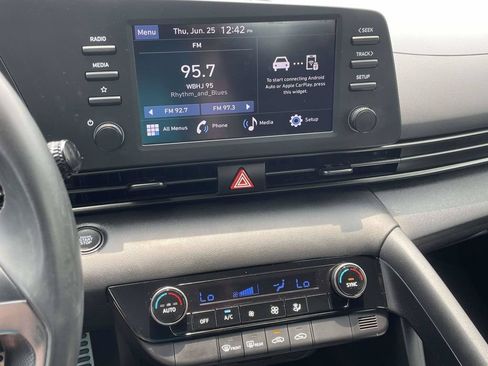 Certified 2025 Hyundai Elantra Sport FWD image 15