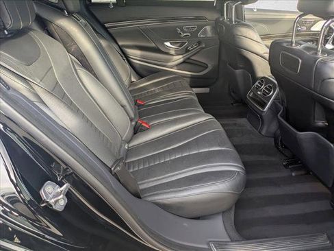 Used 2019 Mercedes-Benz S 560 Sedan image 19
