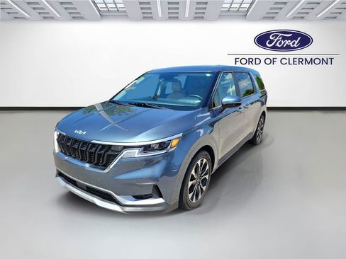 Used 2023 Kia Carnival EX FWD image 2