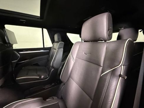 Certified 2026 Cadillac Escalade Luxury AWD/4WD image 23