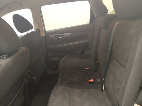 Used 2015 Nissan Rogue SV w/ SV Premium Package image 18