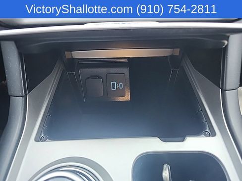 Used 2023 Ford Explorer XLT RWD image 9