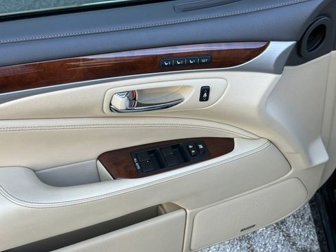 Used 2013 Lexus LS 460 w/ Comfort Pkg image 11