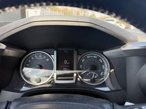 Used 2019 Toyota Tacoma SR5 image 12