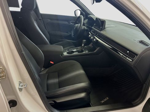 Used 2025 Honda Civic Sport image 31
