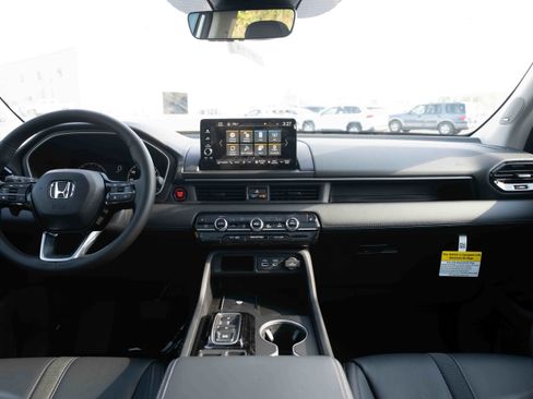 New 2025 Honda Pilot Touring image 20