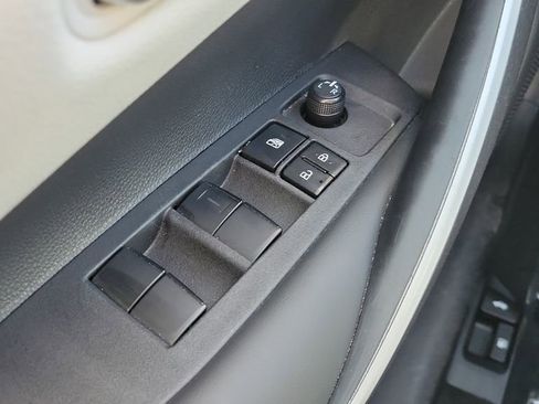 Used 2025 Toyota Corolla SE FWD image 24