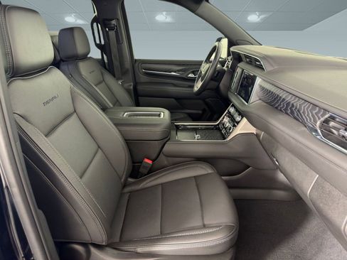 Used 2024 GMC Yukon XL Denali w/ Advanced Technology Package image 21