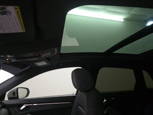 Used 2024 Audi Q3 2.0T Premium w/ Convenience Package image 8