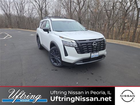 New 2026 Nissan Pathfinder SL w/ SL Premium Package AWD/4WD image 1