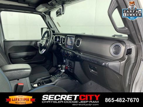 Used 2023 Jeep Wrangler Unlimited Rubicon 4xe w/ Steel Bumper Group AWD/4WD image 34