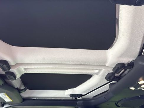 Used 2022 Jeep Gladiator Rubicon w/ LED Lighting Group AWD/4WD image 7