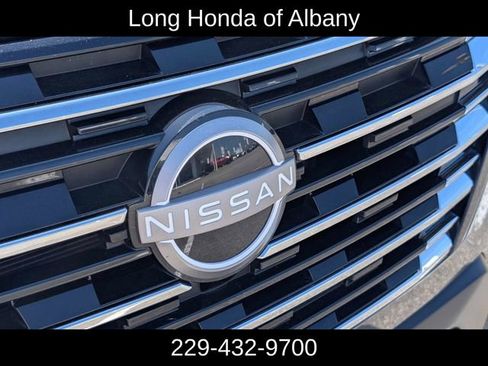 Used 2024 Nissan Rogue SV w/ SV Premium Package FWD image 4