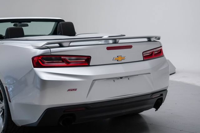 Used 2017 Chevrolet Camaro SS RWD image 4
