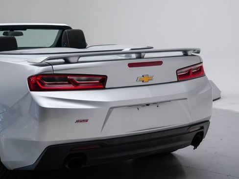 Used 2017 Chevrolet Camaro SS RWD image 4