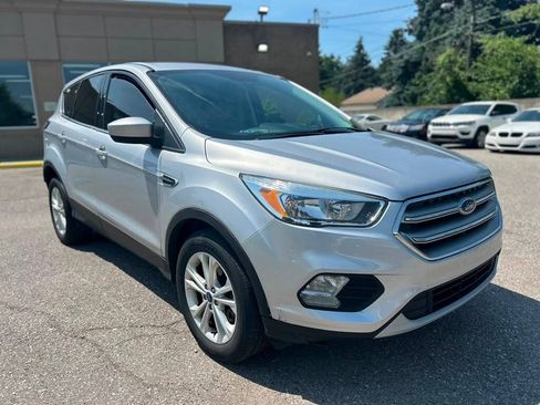 Used 2017 Ford Escape SE FWD image 3