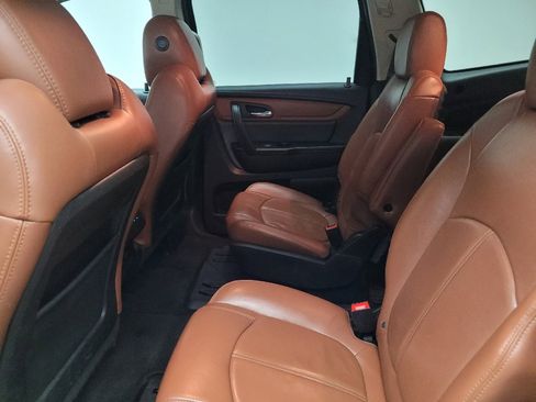 Used 2017 Chevrolet Traverse LT image 18