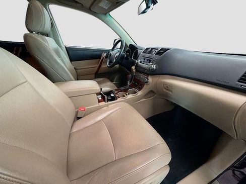 Used 2012 Toyota Highlander Limited w/ Tow Pkg image 25