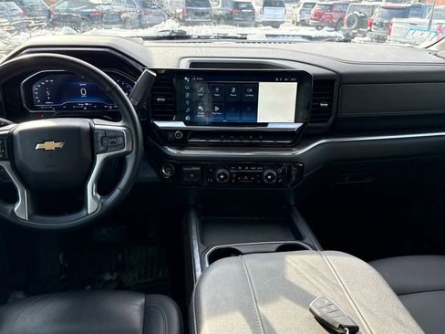 Used 2024 Chevrolet Silverado 2500 LT w/ Convenience Package image 8