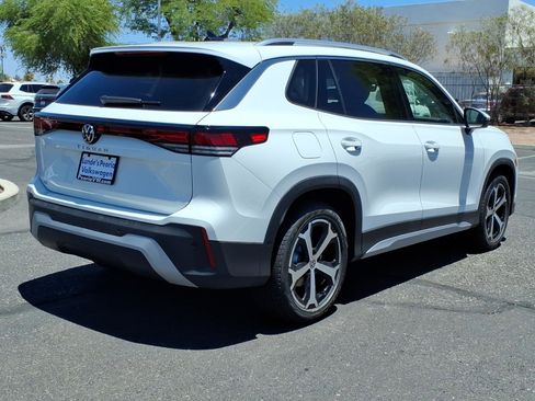 New 2026 Volkswagen Tiguan SE FWD image 7