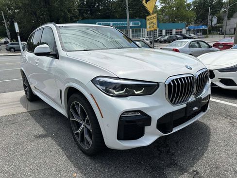 Used 2021 BMW X5 xDrive40i w/ Premium Essential Package image 1