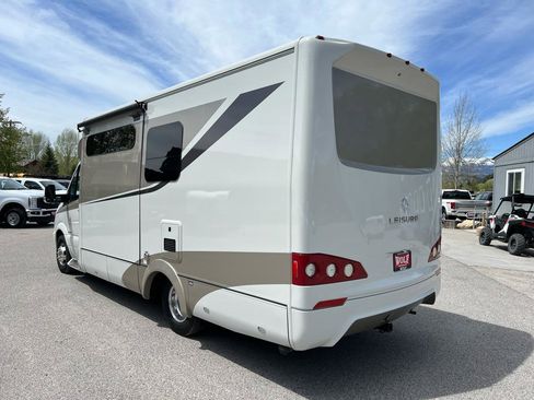 Used 2016 Mercedes-Benz Sprinter 3500 image 3