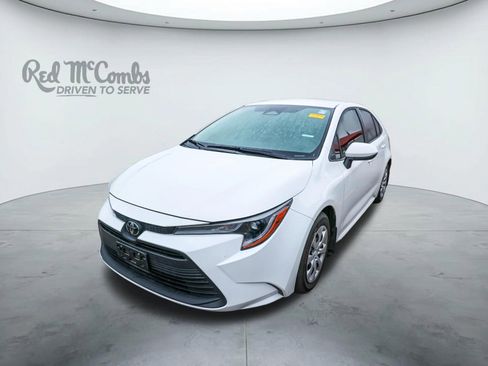 Used 2025 Toyota Corolla LE image 1