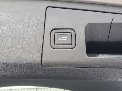 Certified 2023 Cadillac XT4 Premium Luxury w/ Cold Weather Package image 46