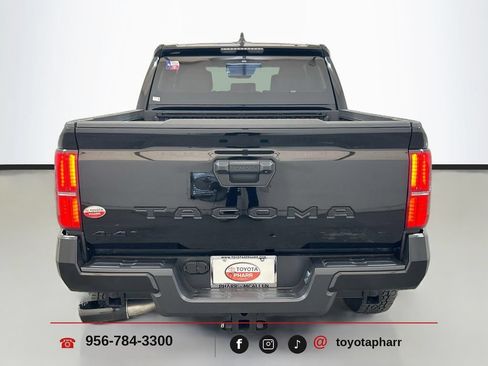 Used 2025 Toyota Tacoma TRD Off-Road AWD/4WD image 6