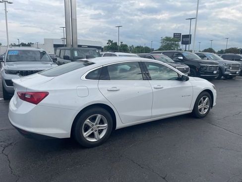 Used 2023 Chevrolet Malibu LS FWD image 2